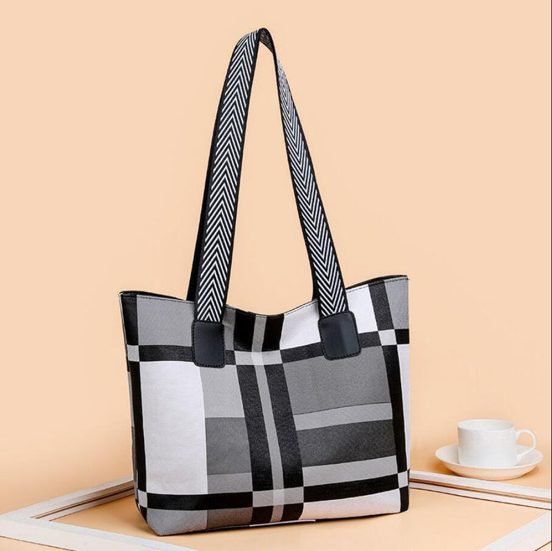 Bolsa Elegant Charm - Elegancia em qualquer lugar!